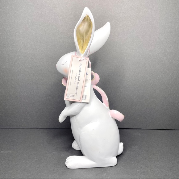 Viral Cupcakes and Cashmere Bunny with Pink Bow - Picture 3 of 7